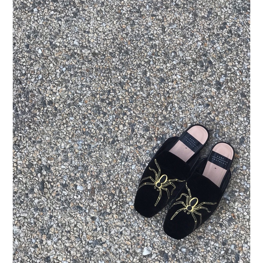 Zara velvet spider mule loafers 🕷